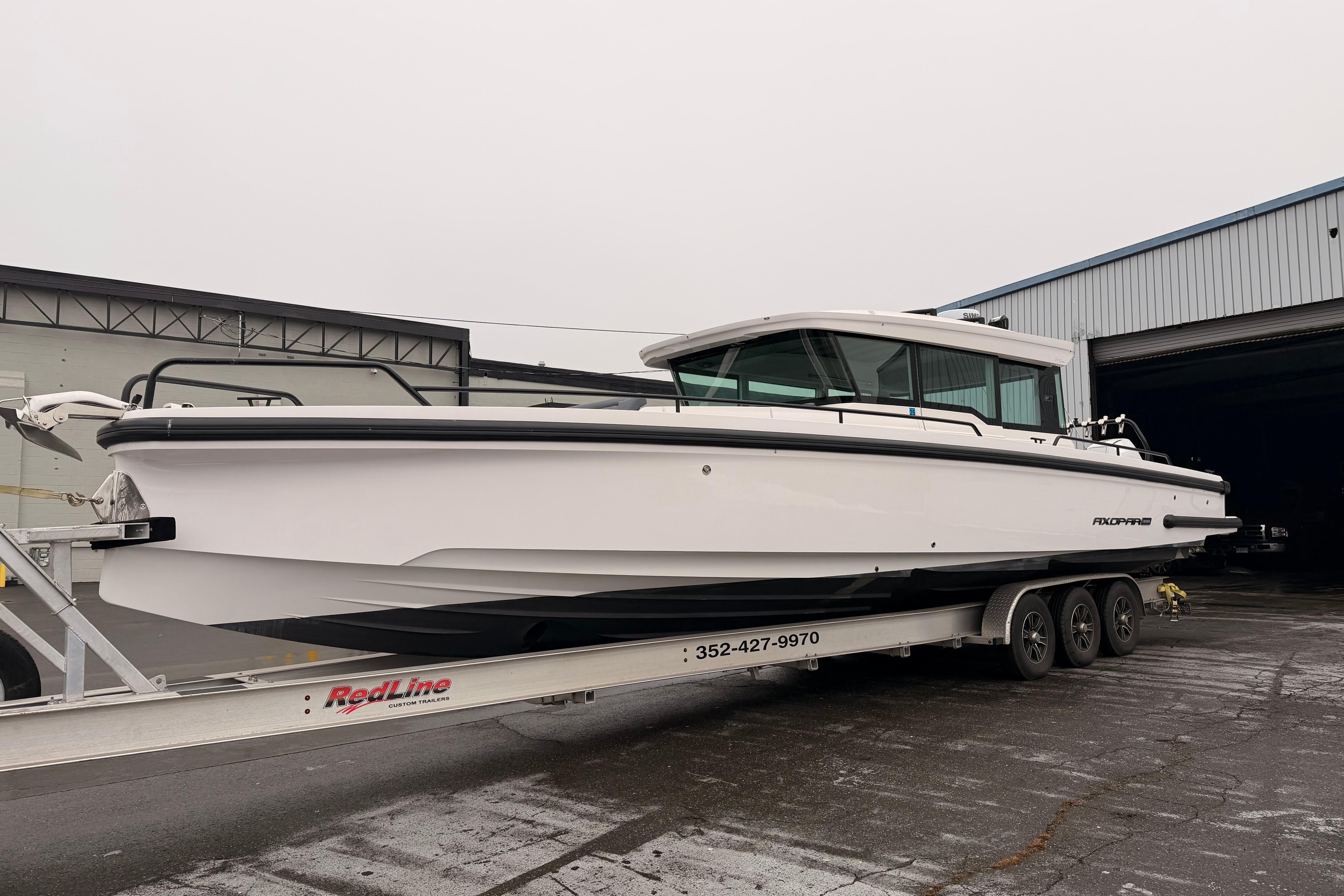 2021 Axopar 37 XC Cross Cabin