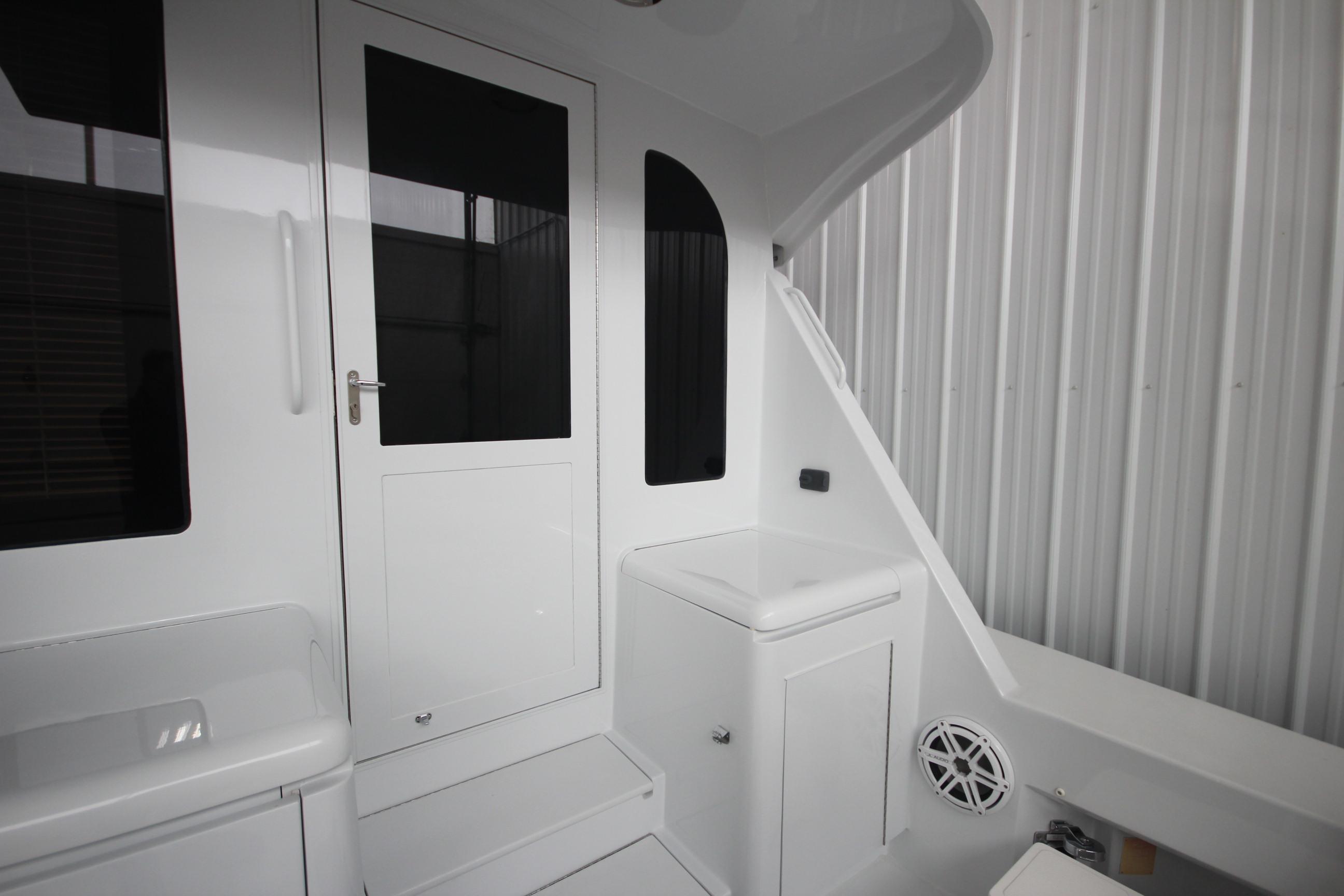 2001-hatteras-55-convertible-power-9648965-20250114102848751-1_XLARGE