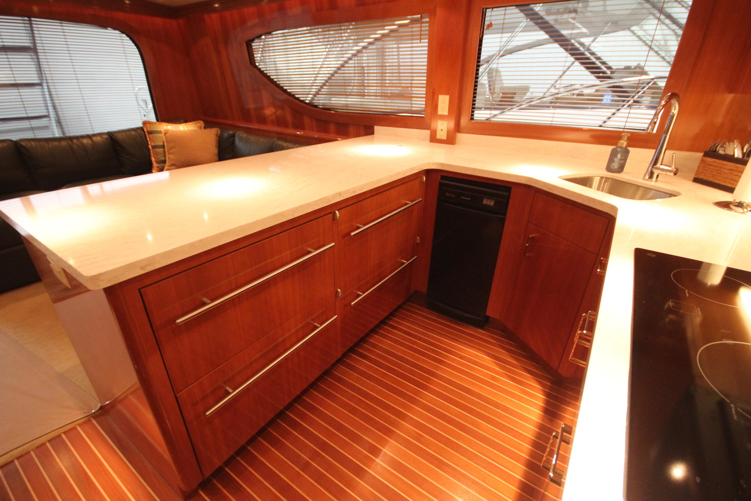 2001-hatteras-55-convertible-power-9648965-20250114103024775-1_XLARGE