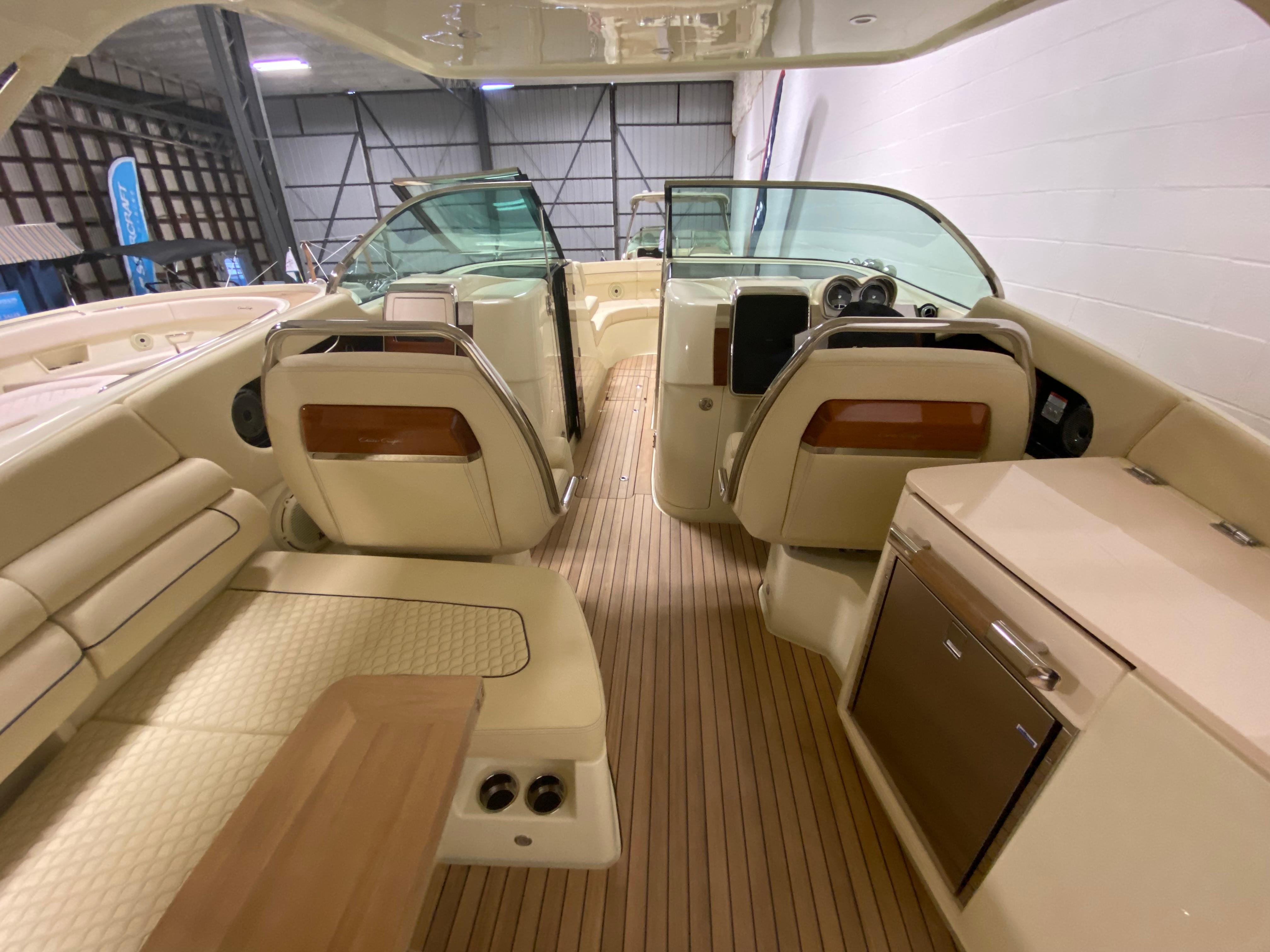 2024 Chris-Craft LAUNCH GT 35-18