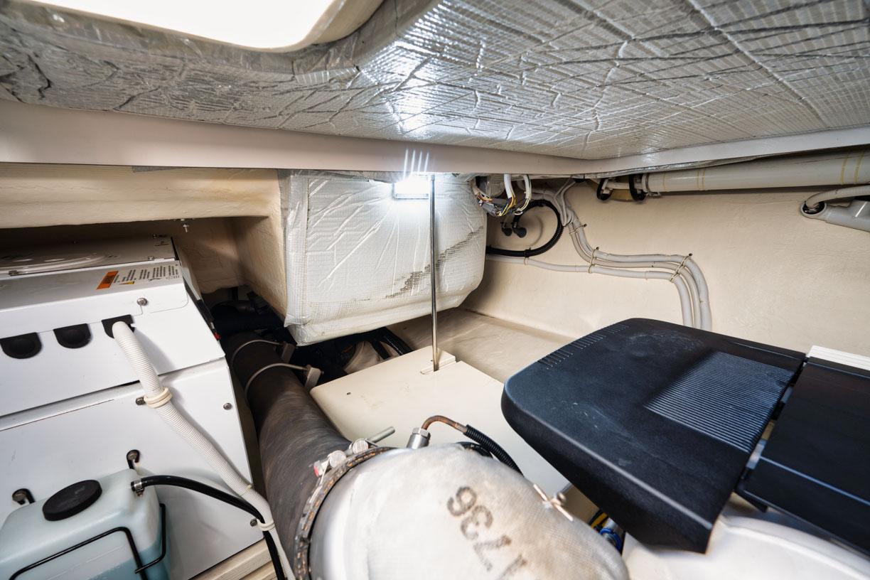 Tiara 44 - Blue Skies -Engine Room