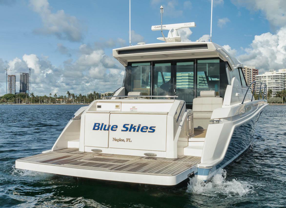 Tiara 44 - Blue Skies - Profile