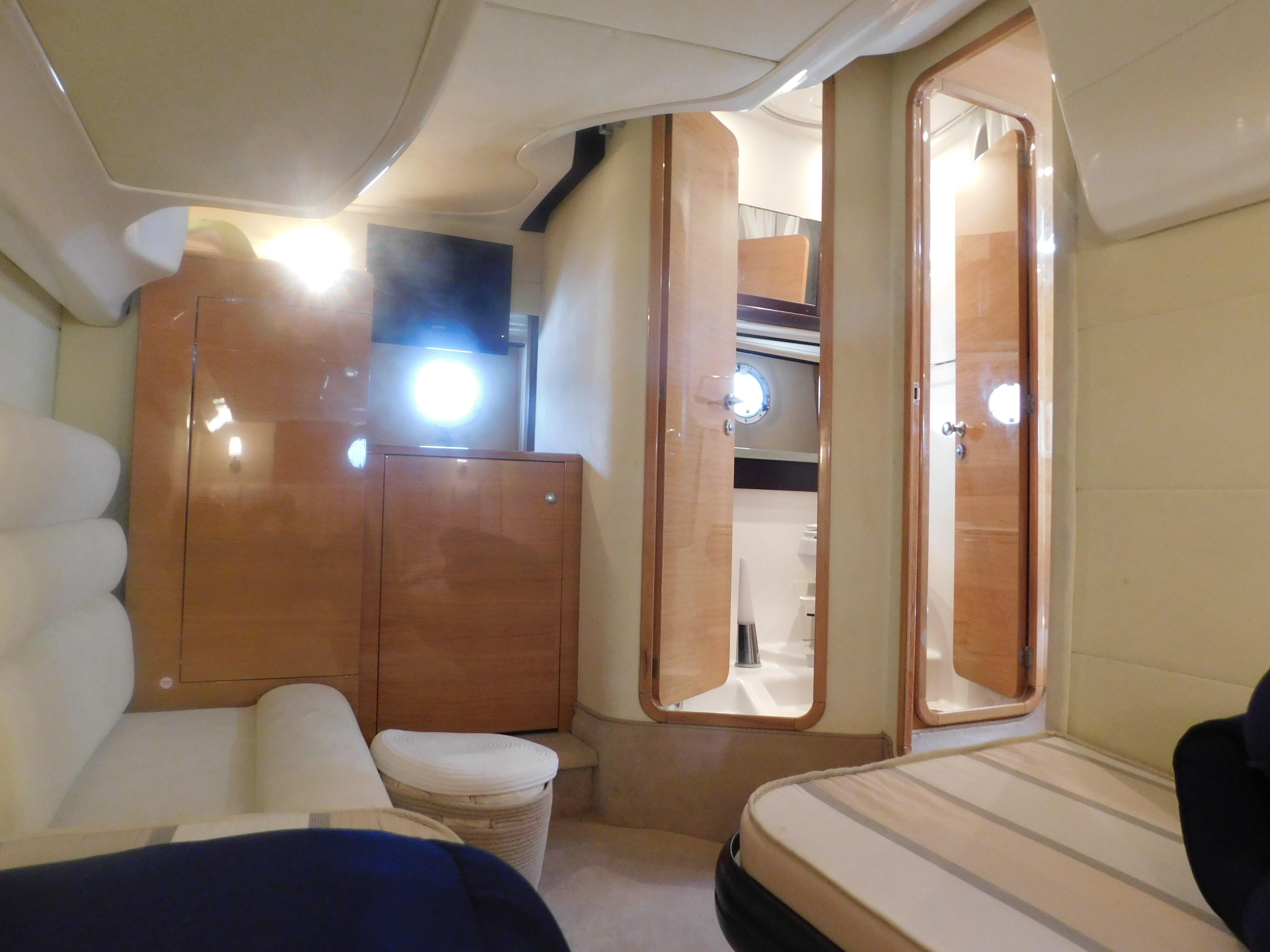 47′ Cranchi 2007 Yacht for Sale