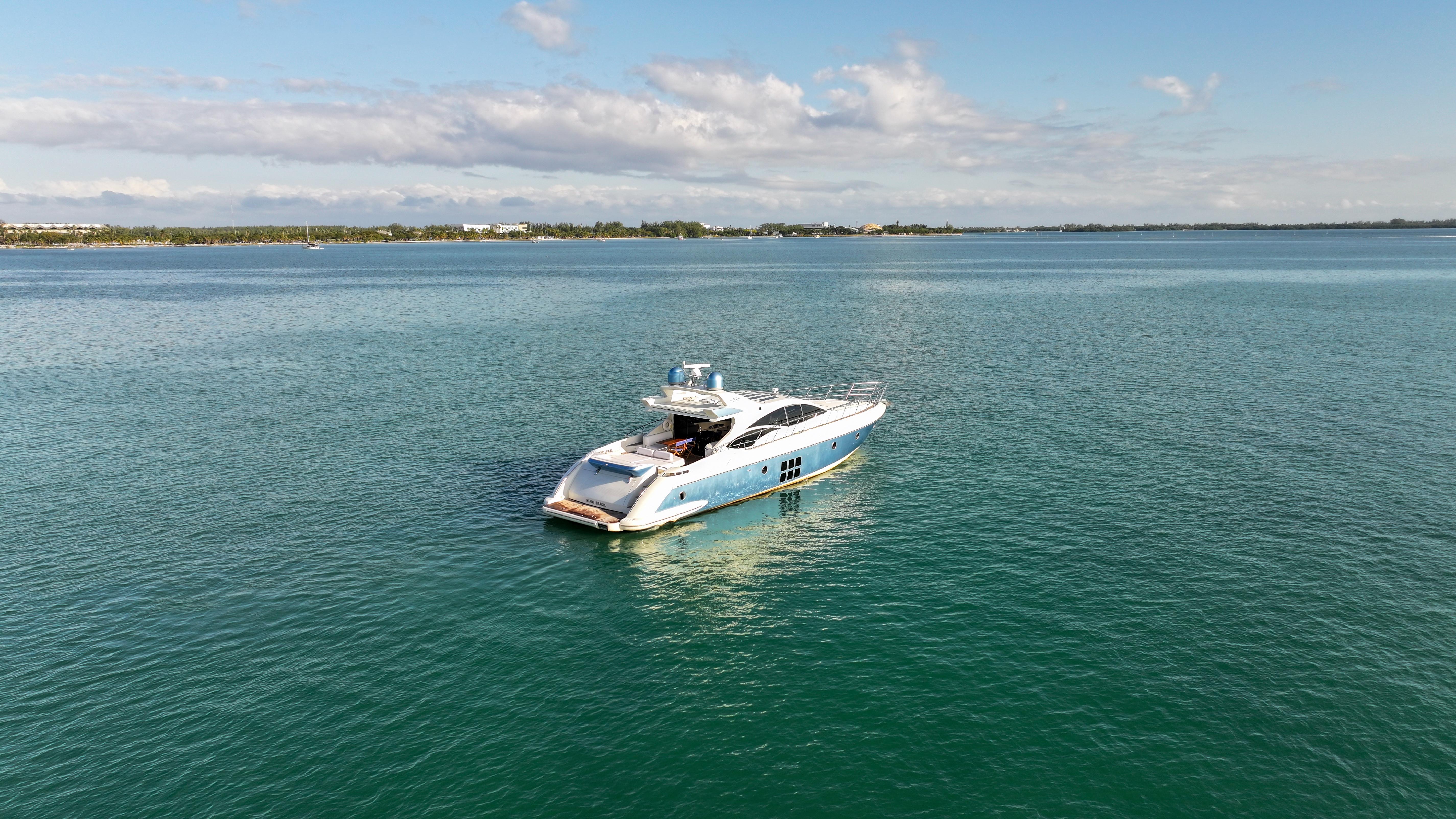 2006-azimut-68s-power-9778986-20250506105036947-1_XLARGE