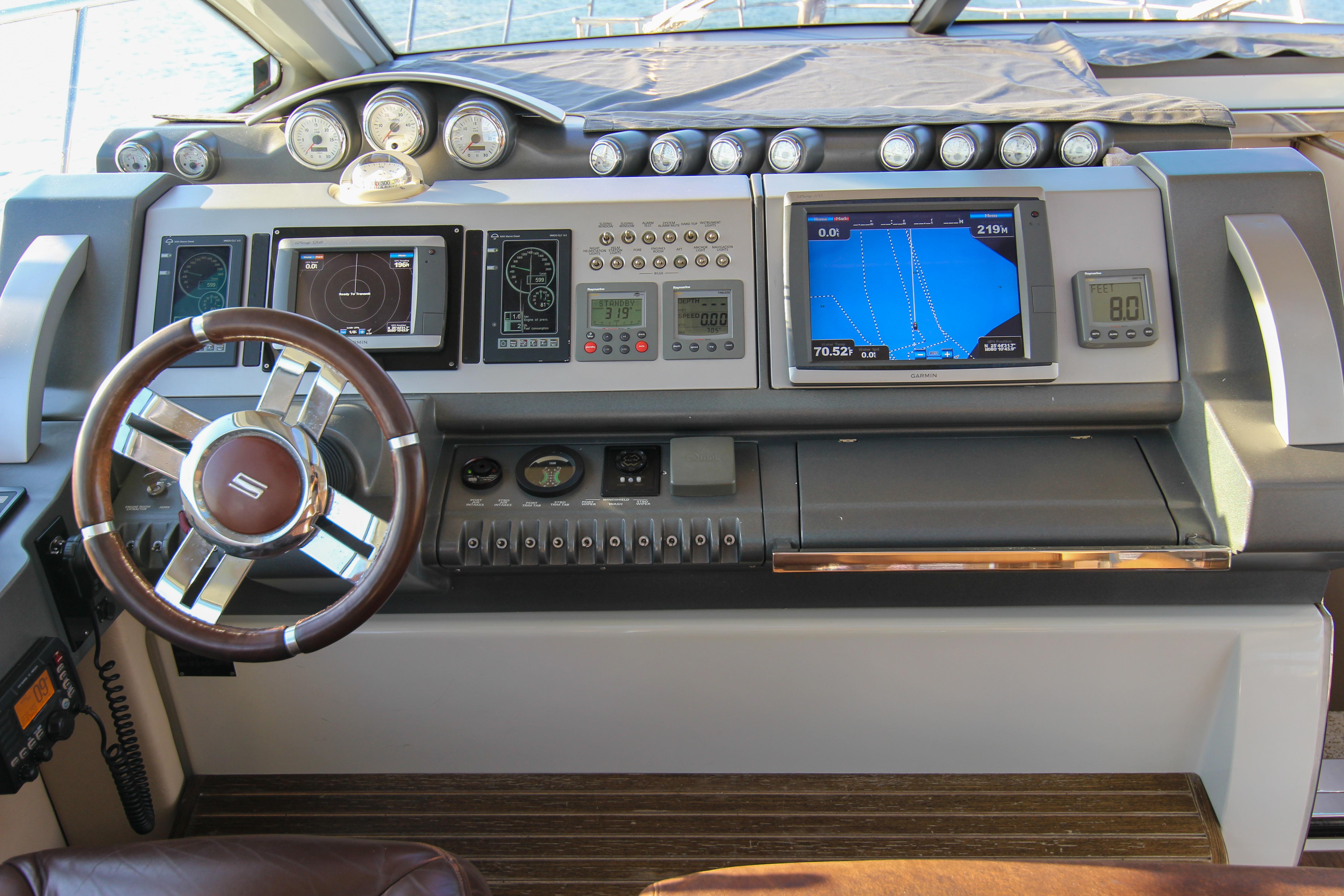 2006-azimut-68s-power-9778986-20250506105745489-1_XLARGE