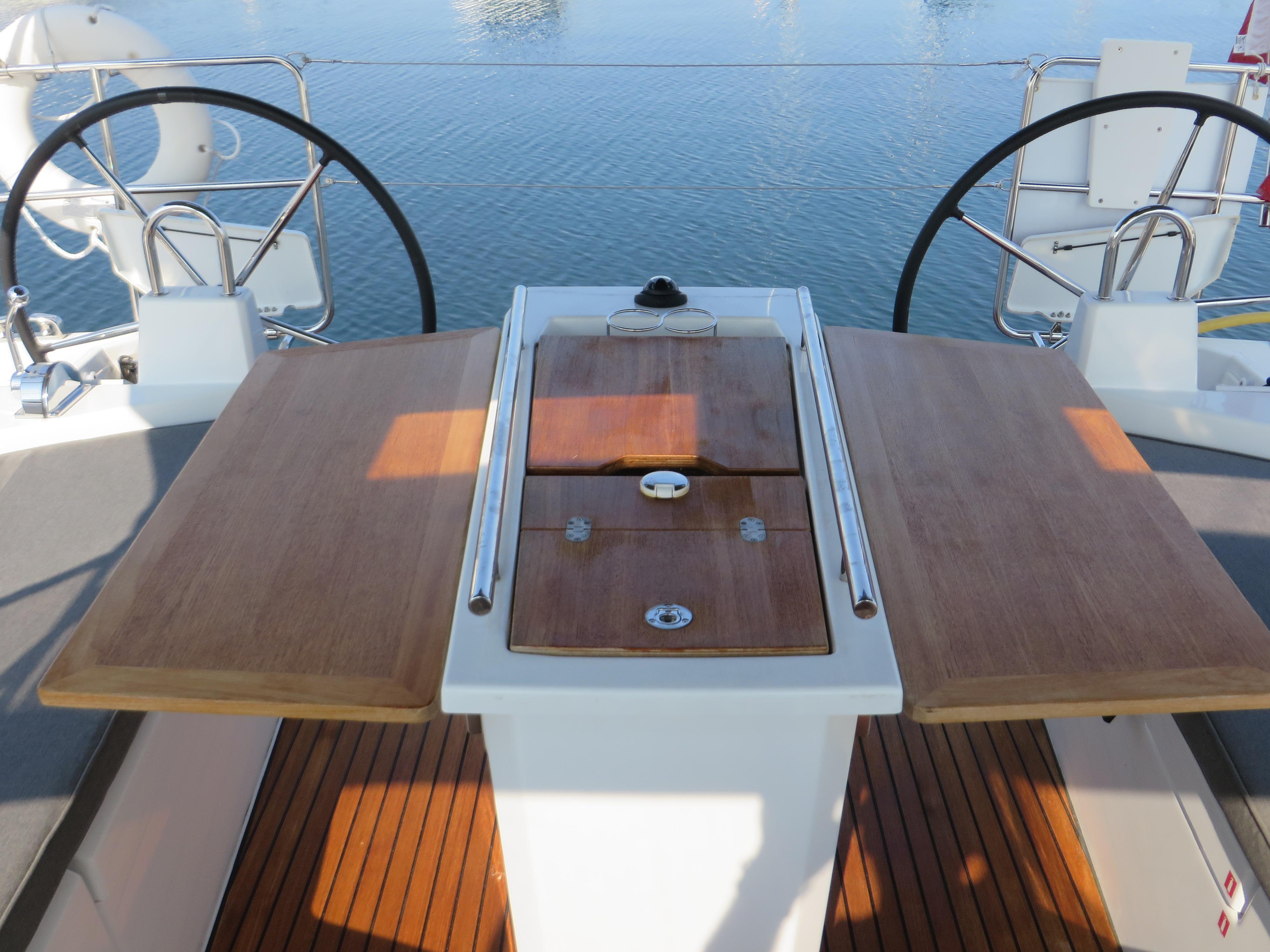 Yacht Photos Pics
