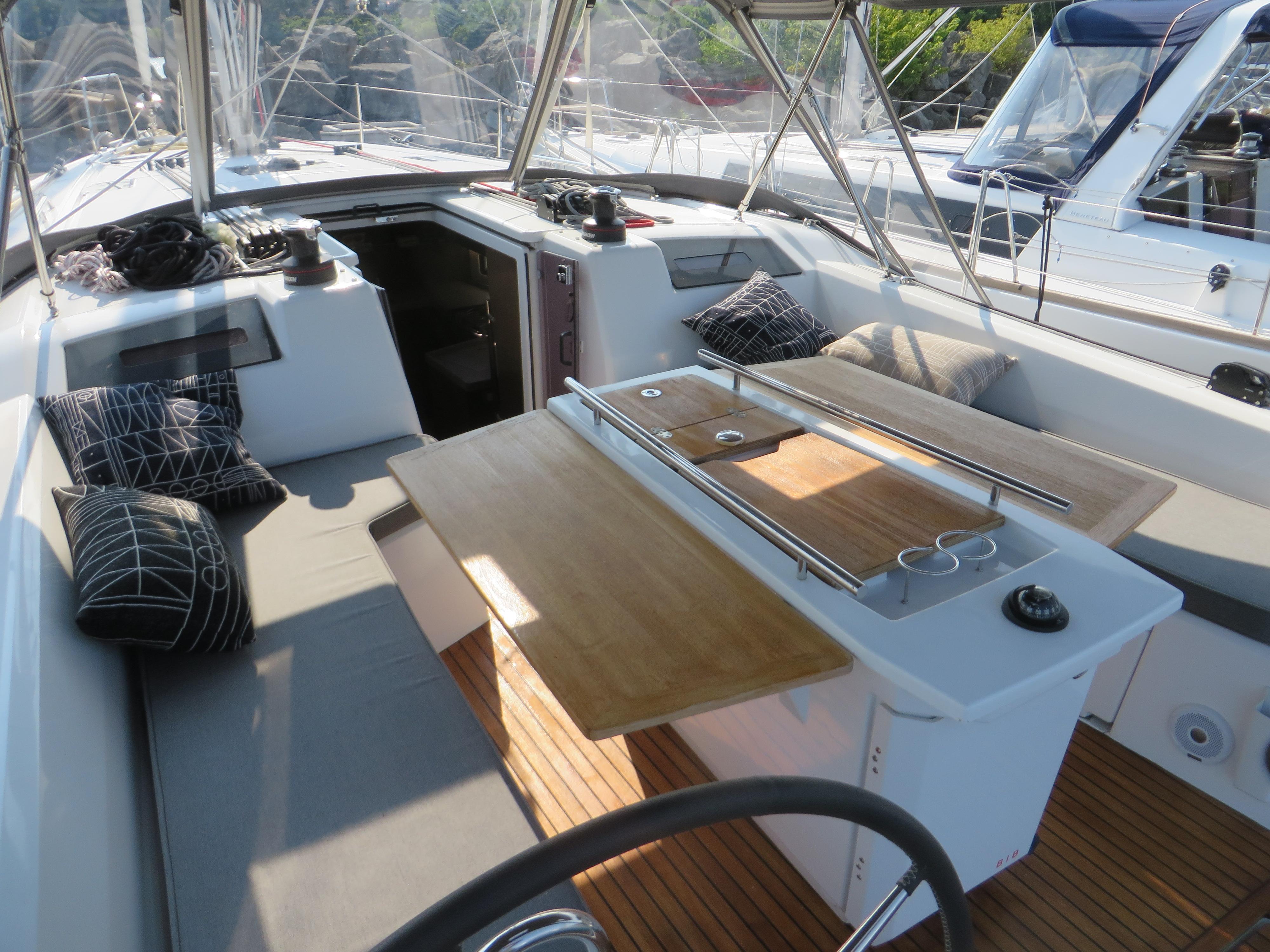 Yacht Photos Pics