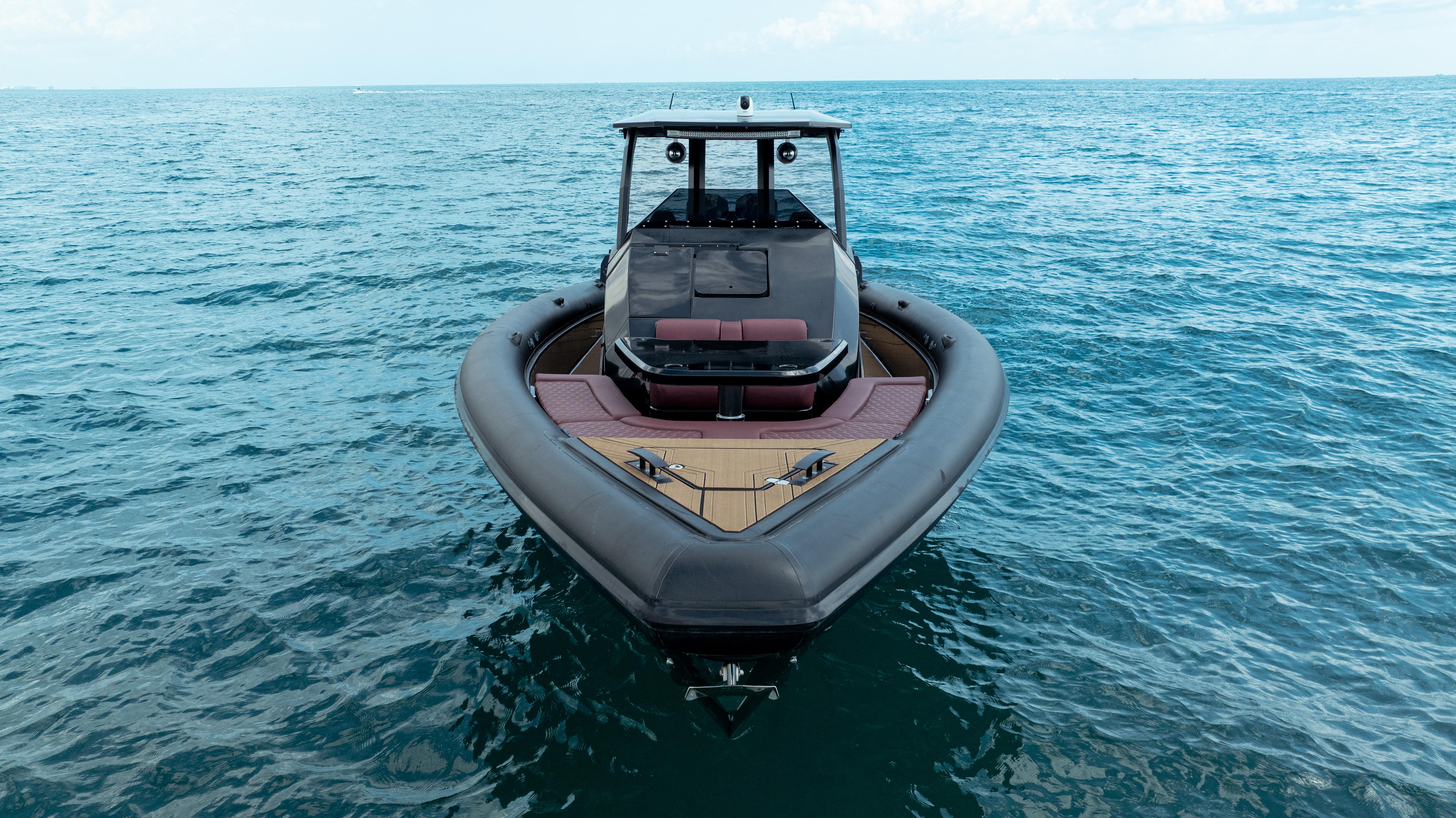 Skipper-BSK-42NC 2023 -FL-US-2023 Skipper-BSK 42NC boat on open sea, front view.-9768987 | Thumbnail