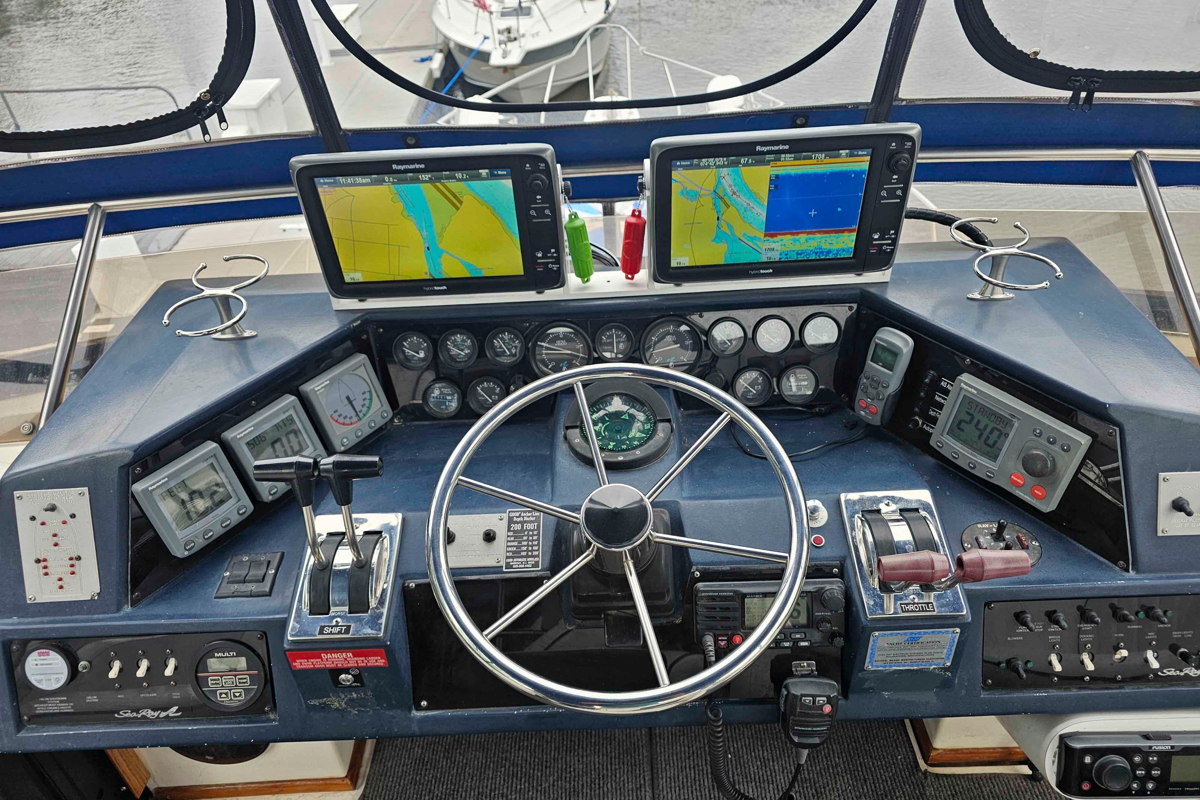  Knot 10 Yacht Sales
