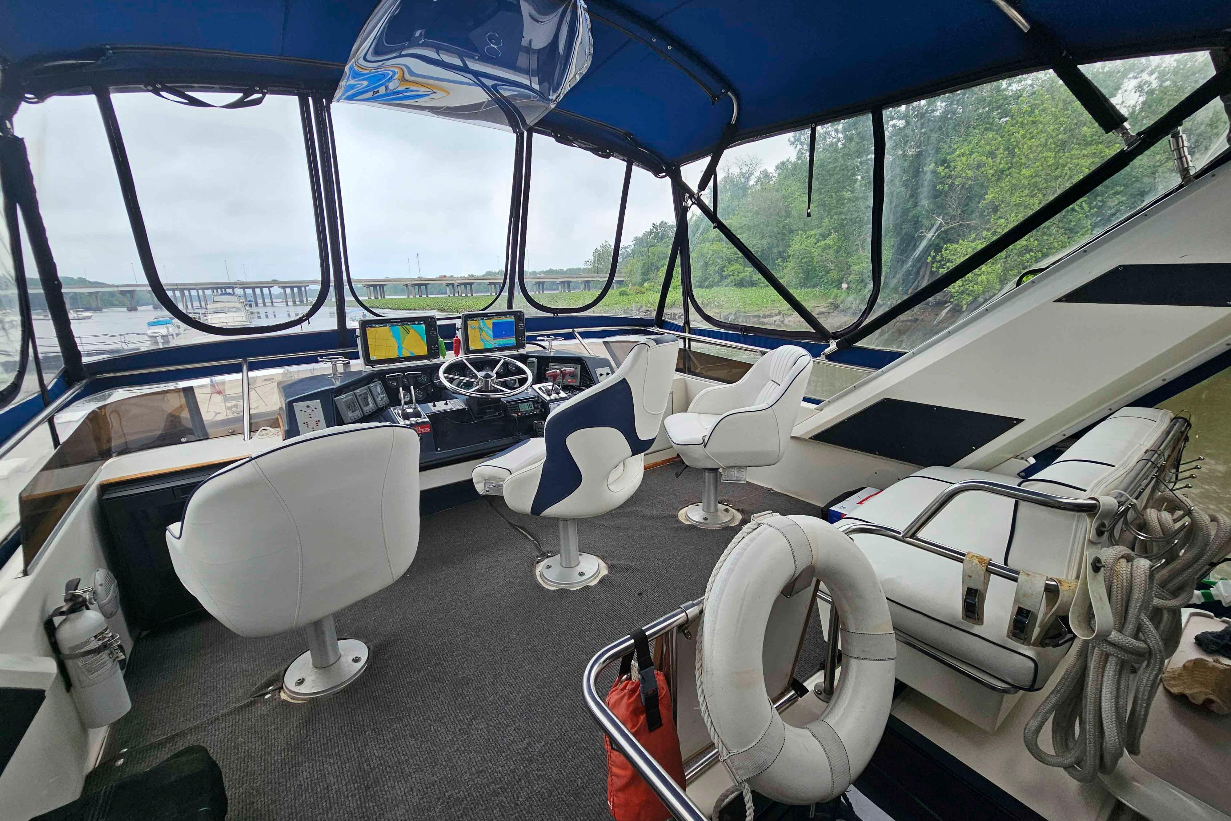  Knot 10 Yacht Sales