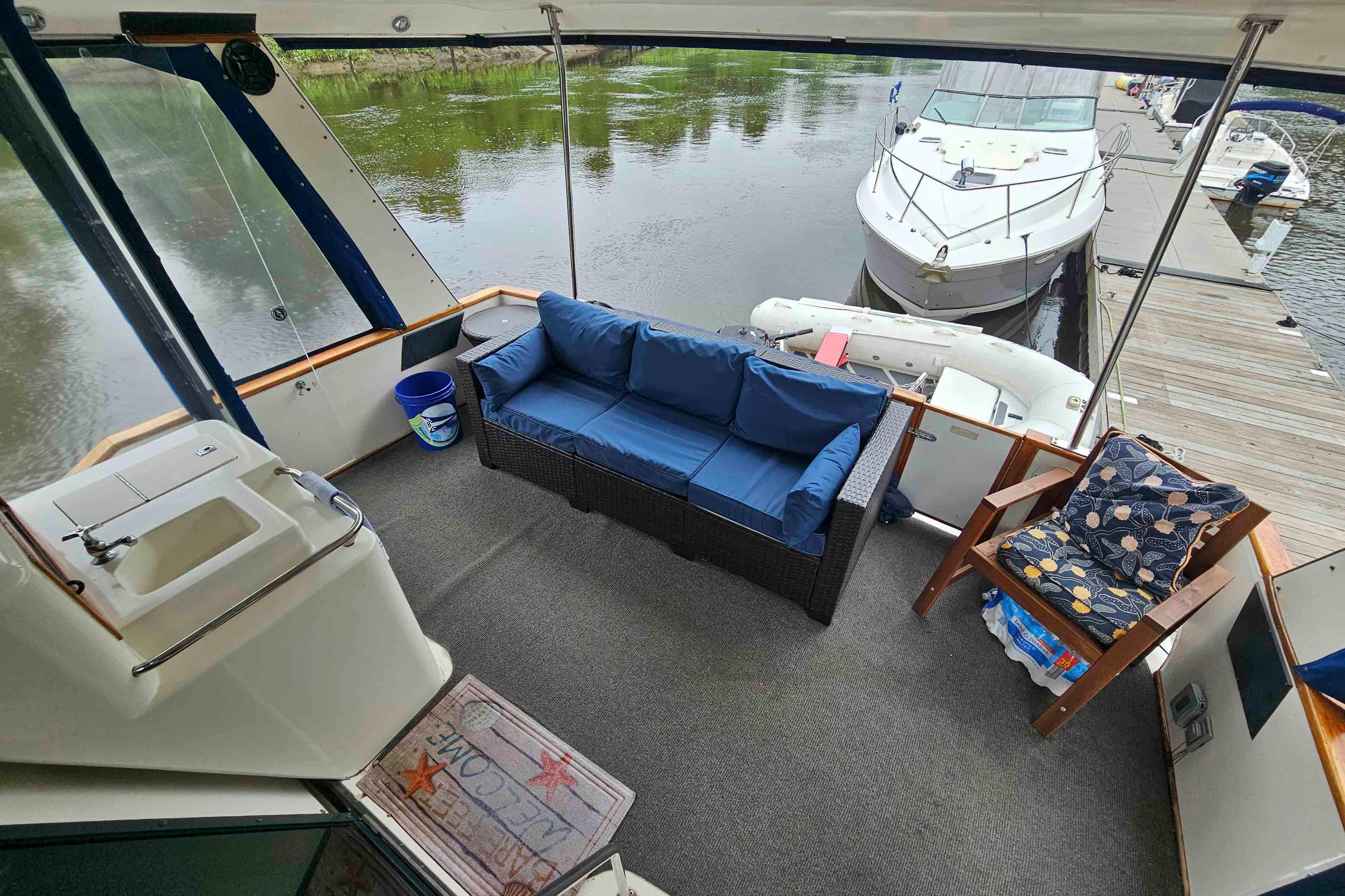  Knot 10 Yacht Sales
