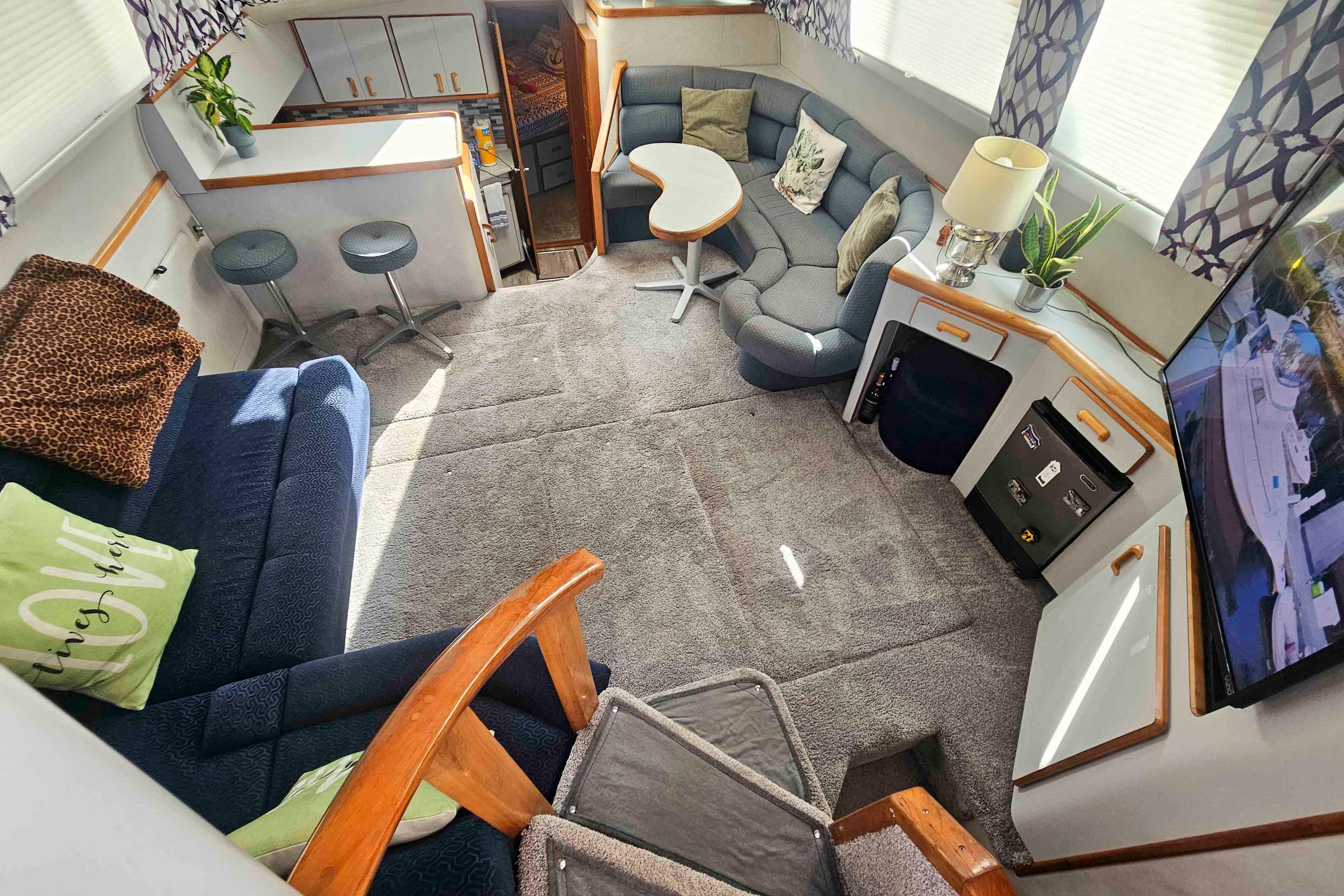  Knot 10 Yacht Sales