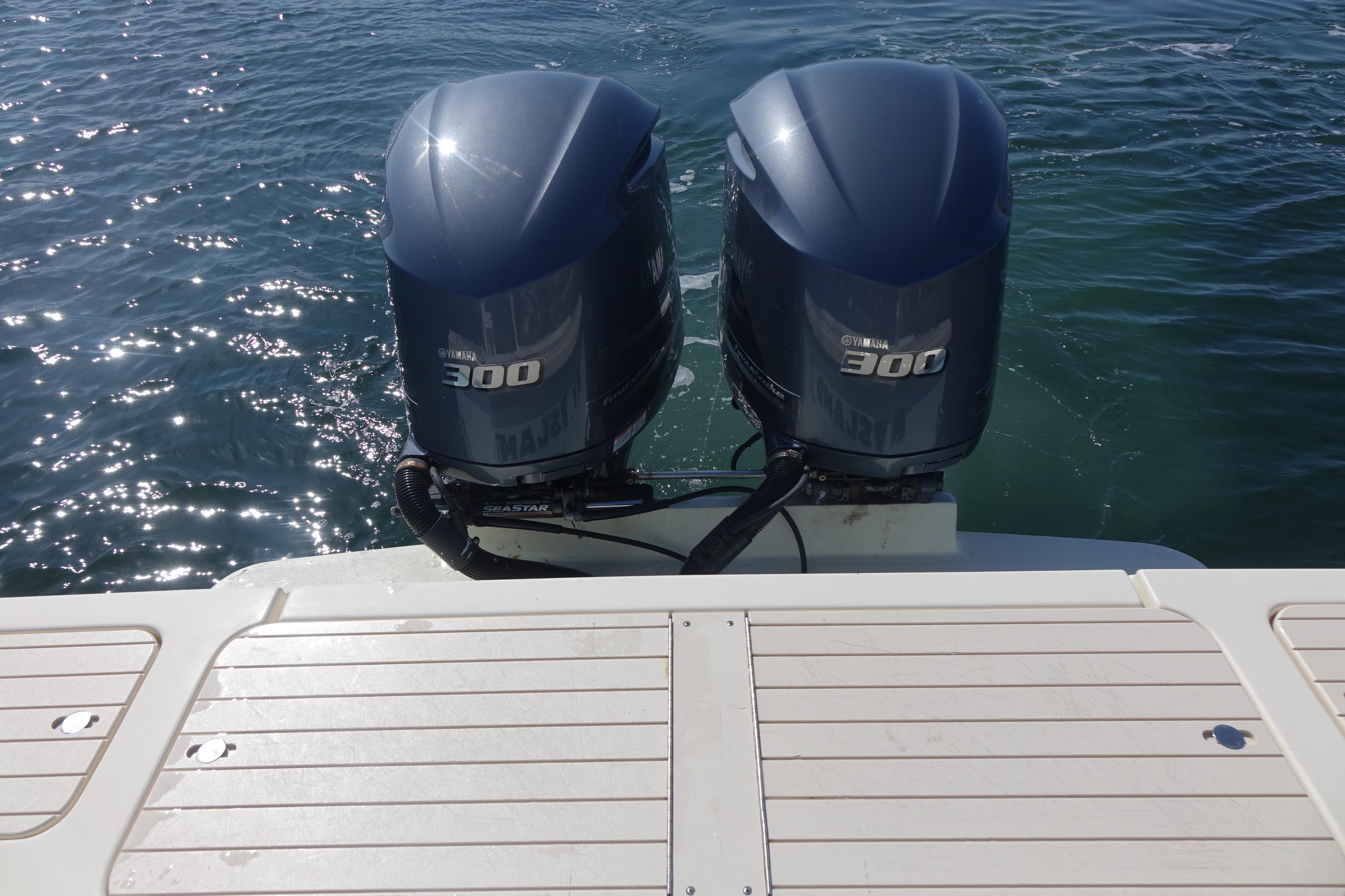 2013-parker-2820-xld-sport-cabin-power-9728990-20250408104323306-1_XLARGE