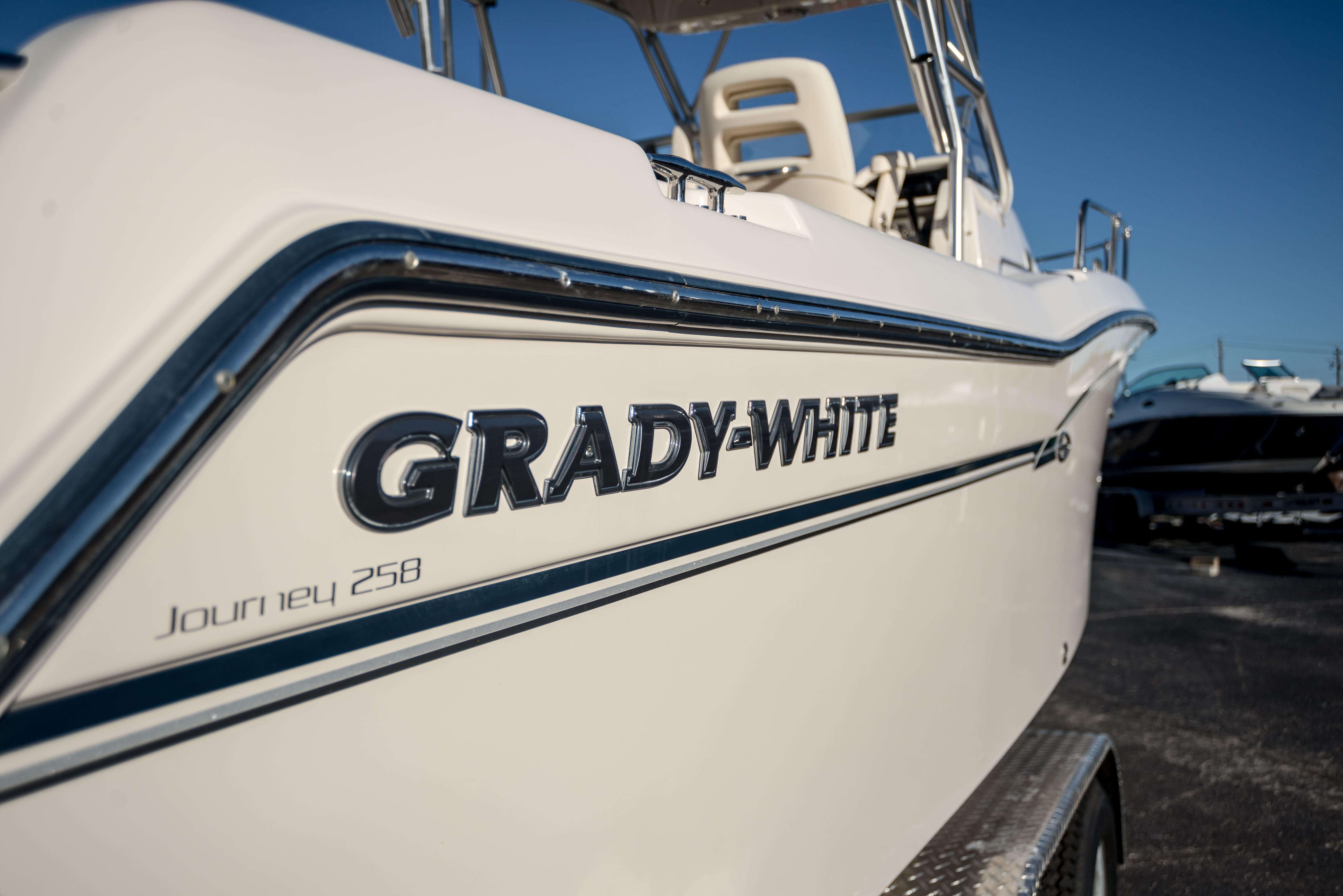2016 Grady-White Journey 258