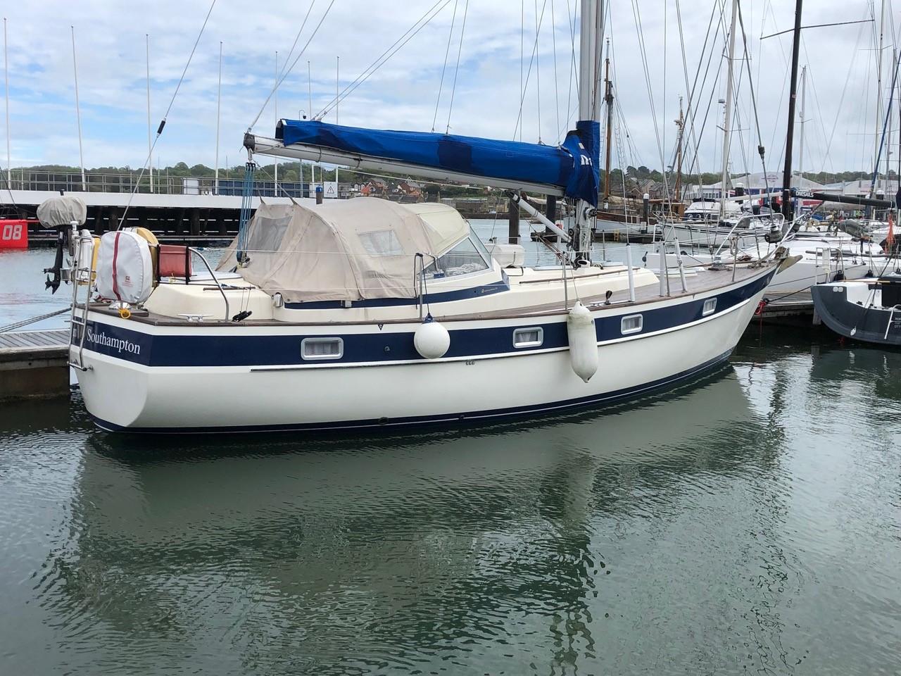 Hallberg-Rassy 352 for sale