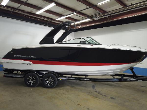 2021 Chaparral boat for sale, model of the boat is 287 SSX & Image # 15 of 19
