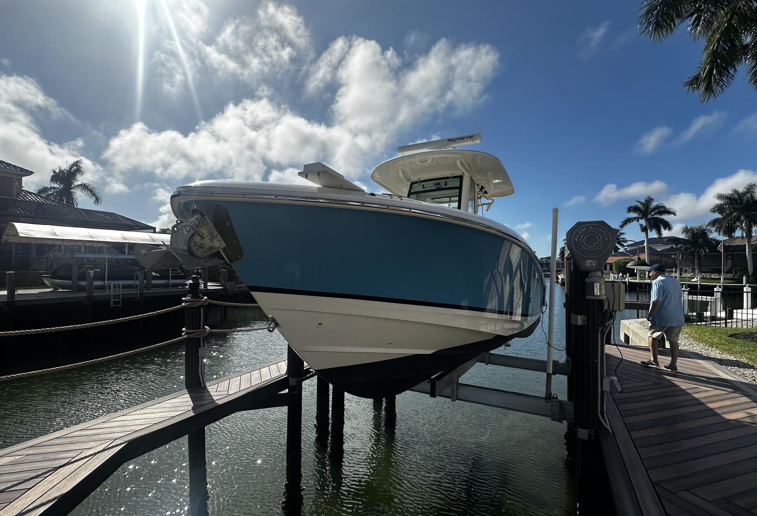 2021 Boston Whaler 280 Outrage