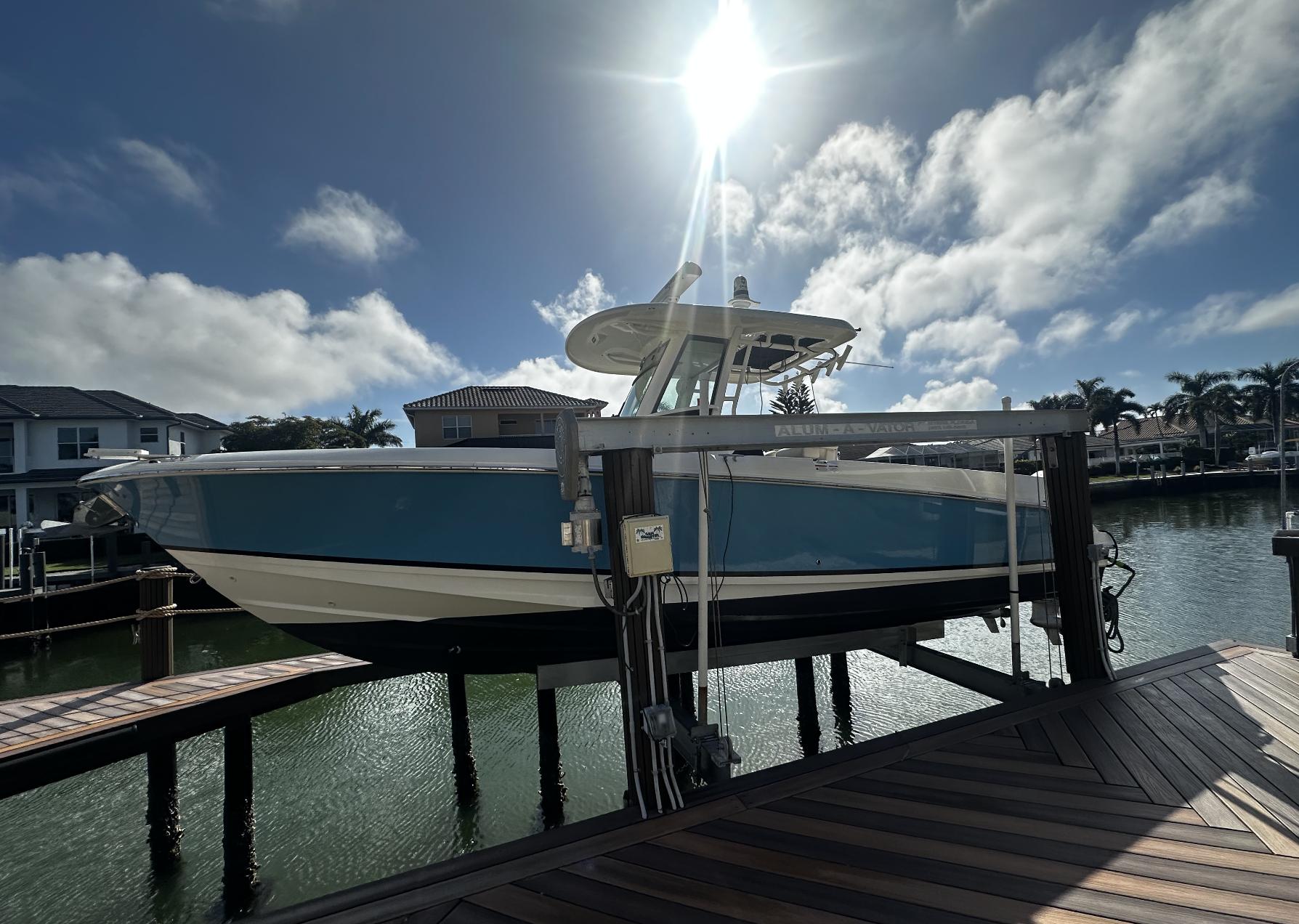 2021 Boston Whaler 280 Outrage