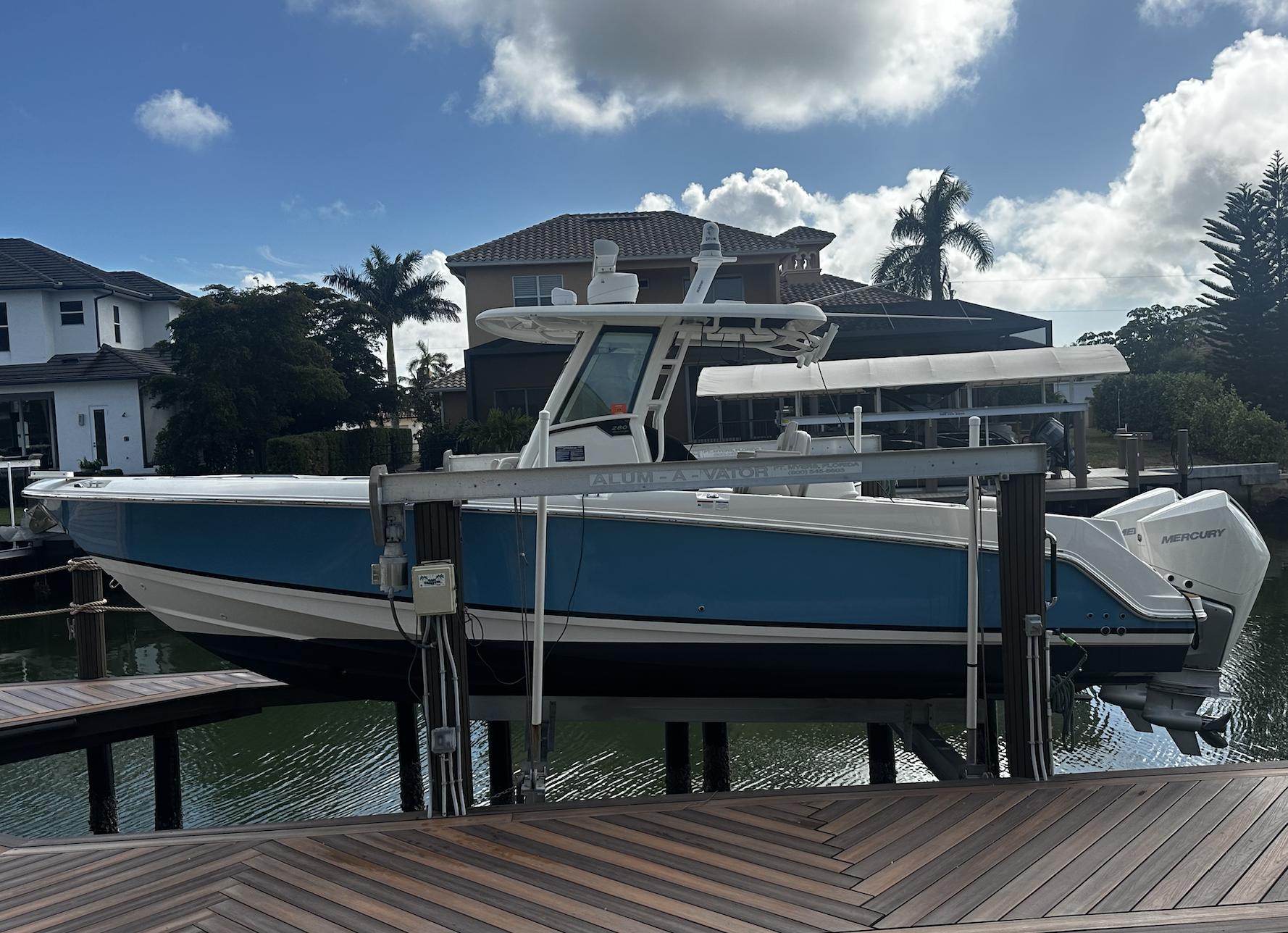 2021 Boston Whaler 280 Outrage