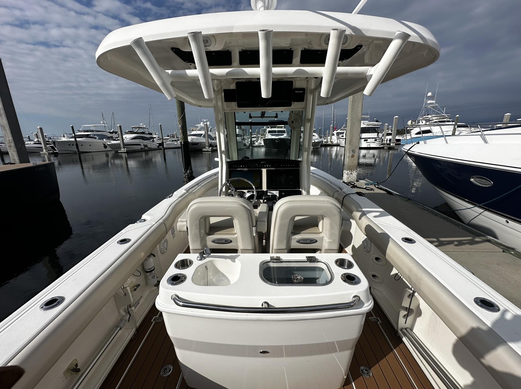 2021 Boston Whaler 280 Outrage