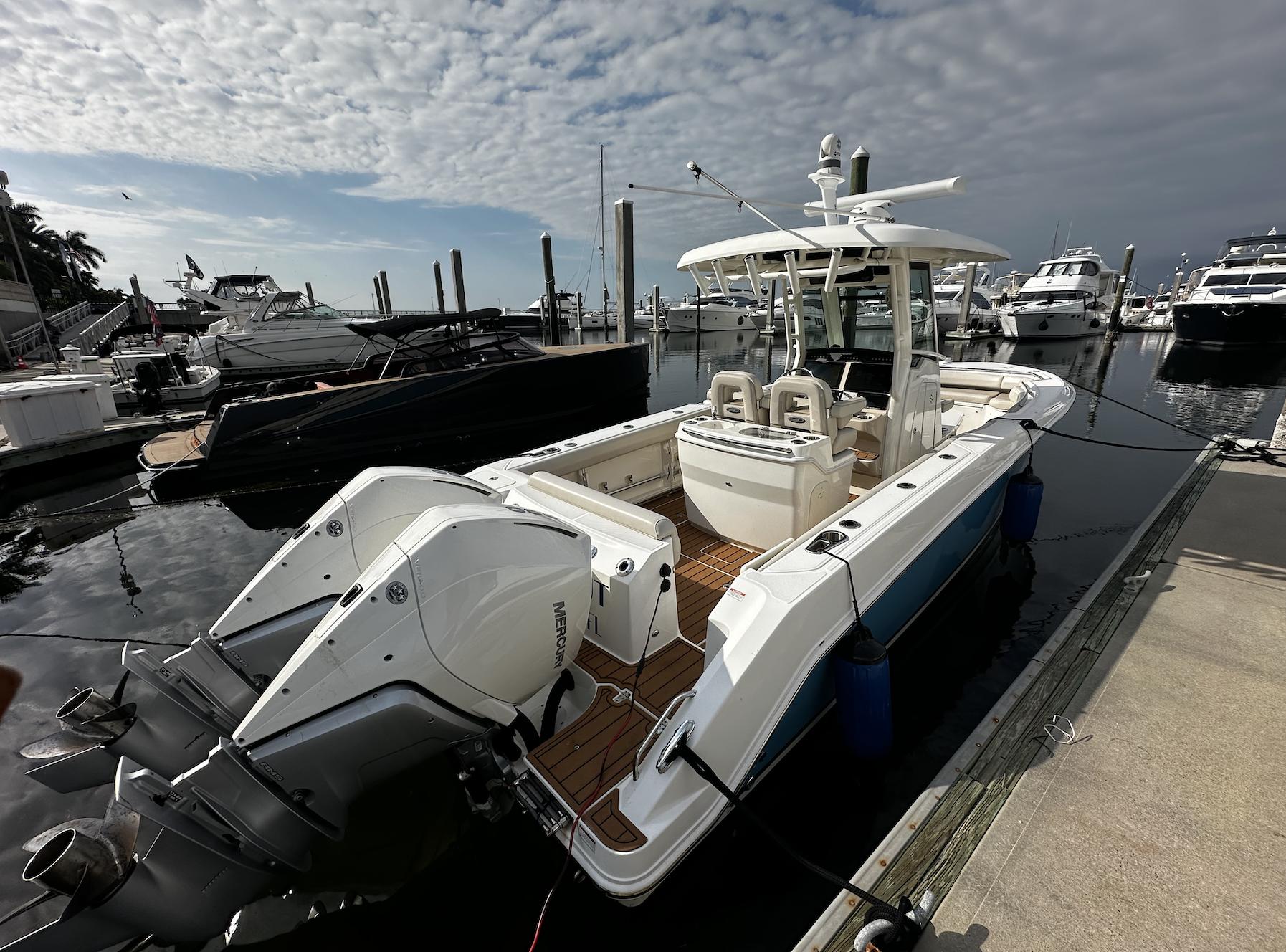 2021 Boston Whaler 280 Outrage