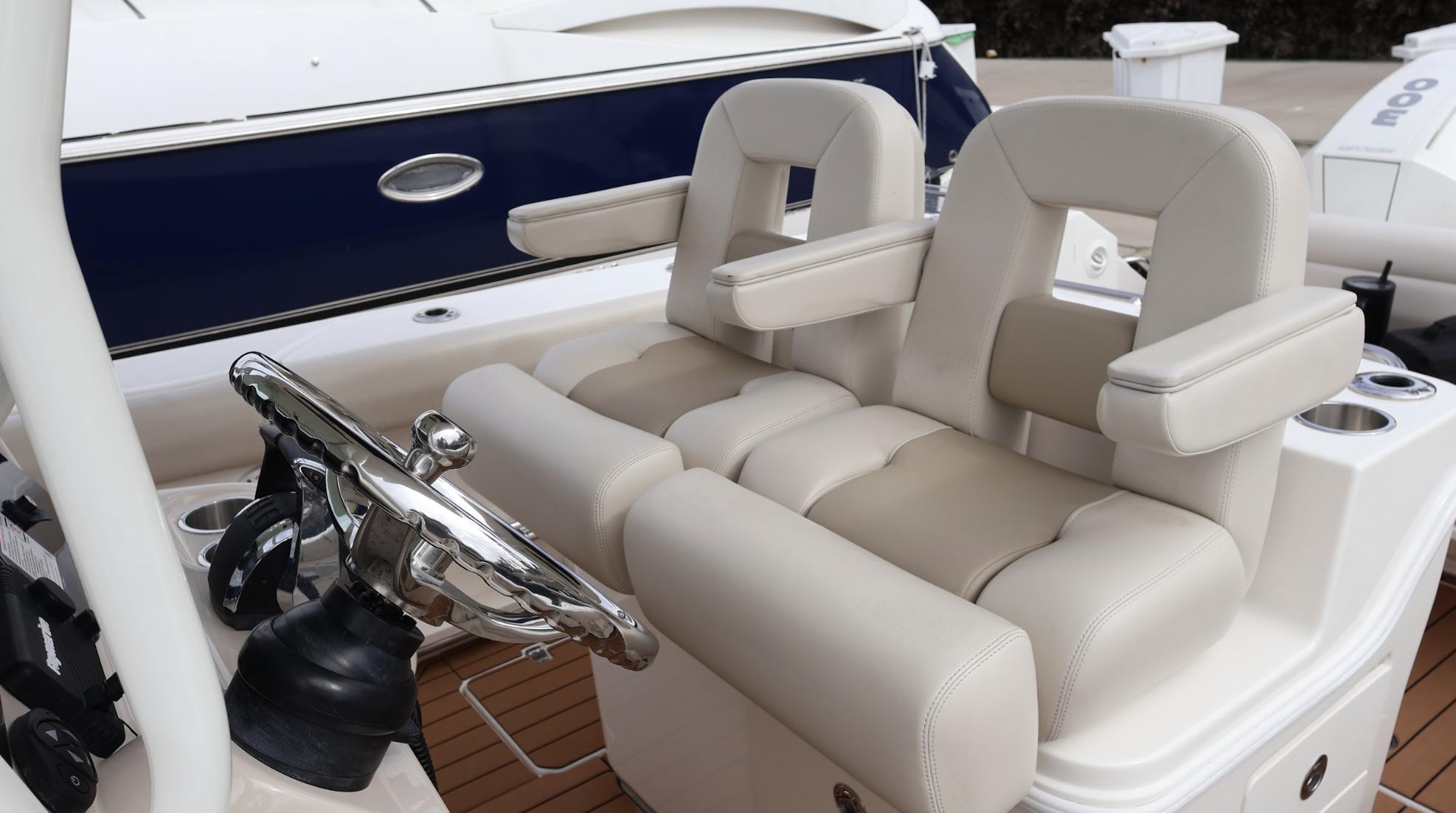 2021 Boston Whaler 280 Outrage