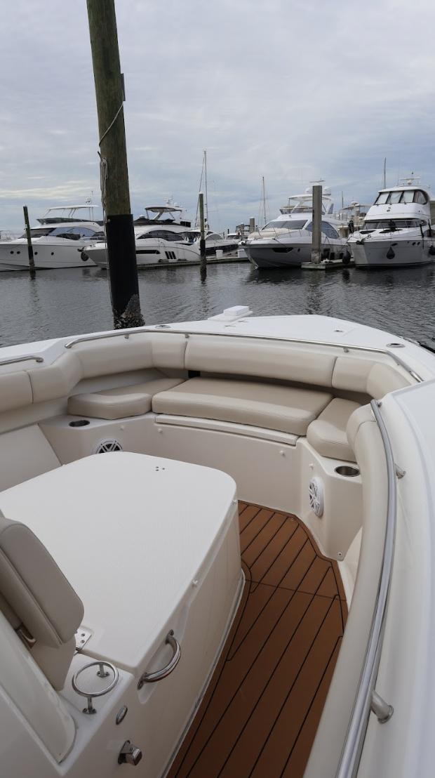 2021 Boston Whaler 280 Outrage