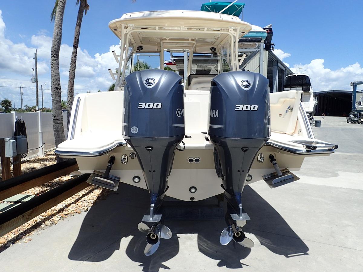 2020-grady-white-freedom-325-power-9830911-20250614091835120-1_XLARGE