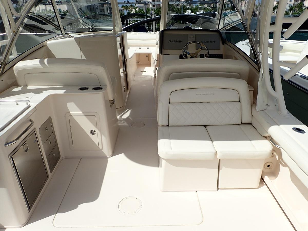 2020-grady-white-freedom-325-power-9830911-20250614091836057-1_XLARGE