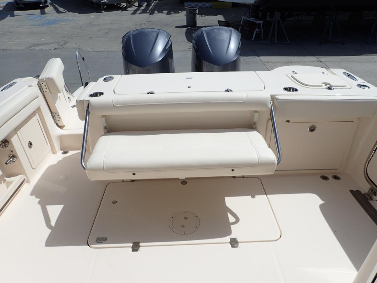 2020-grady-white-freedom-325-power-9830911-20250614091839061-1_XLARGE