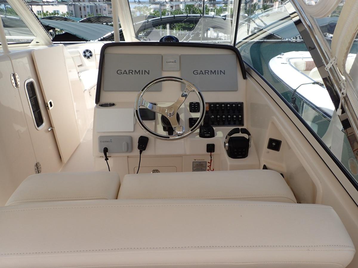 2020-grady-white-freedom-325-power-9830911-20250614091839996-1_XLARGE