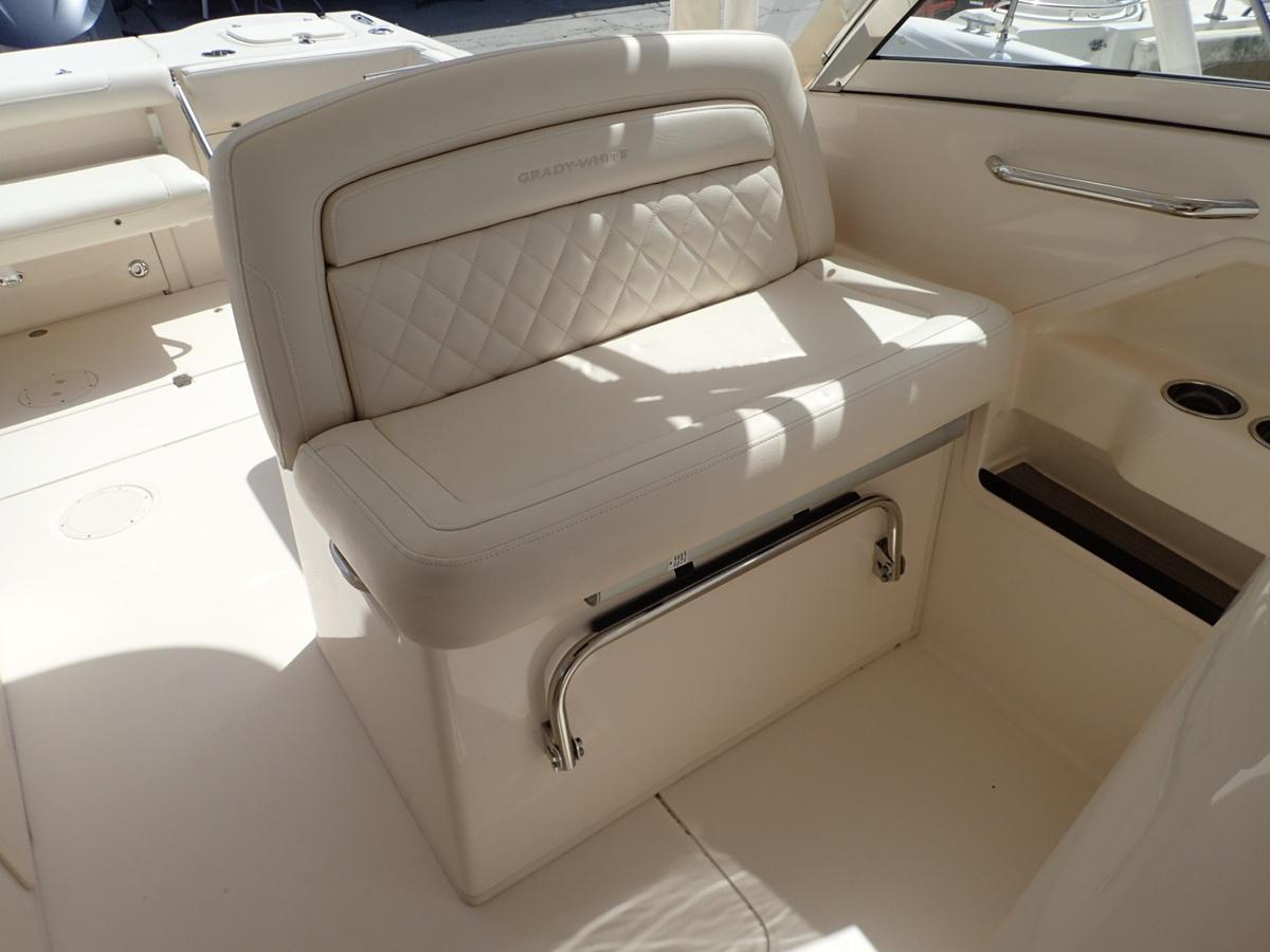 2020-grady-white-freedom-325-power-9830911-20250614091846026-1_XLARGE