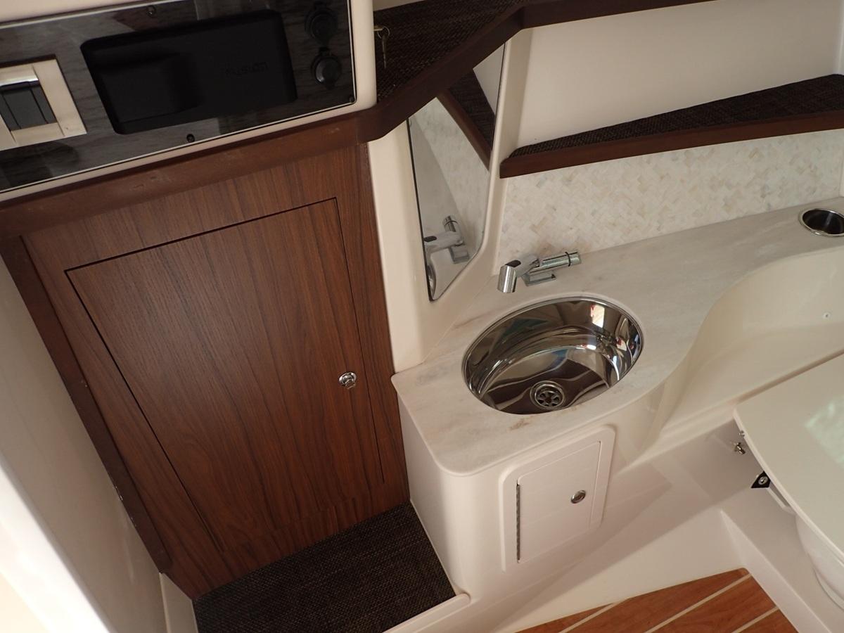 2020-grady-white-freedom-325-power-9830911-20250614091850163-1_XLARGE