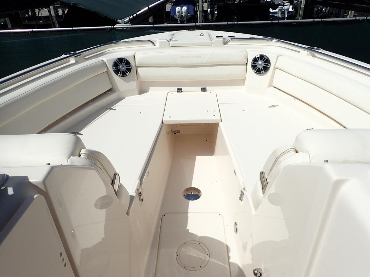 2020-grady-white-freedom-325-power-9830911-20250614091853210-1_XLARGE