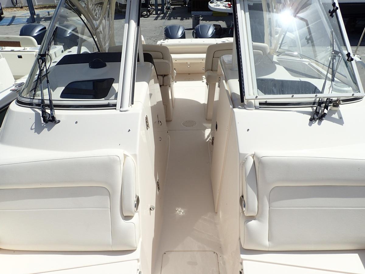 2020-grady-white-freedom-325-power-9830911-20250614091855220-1_XLARGE