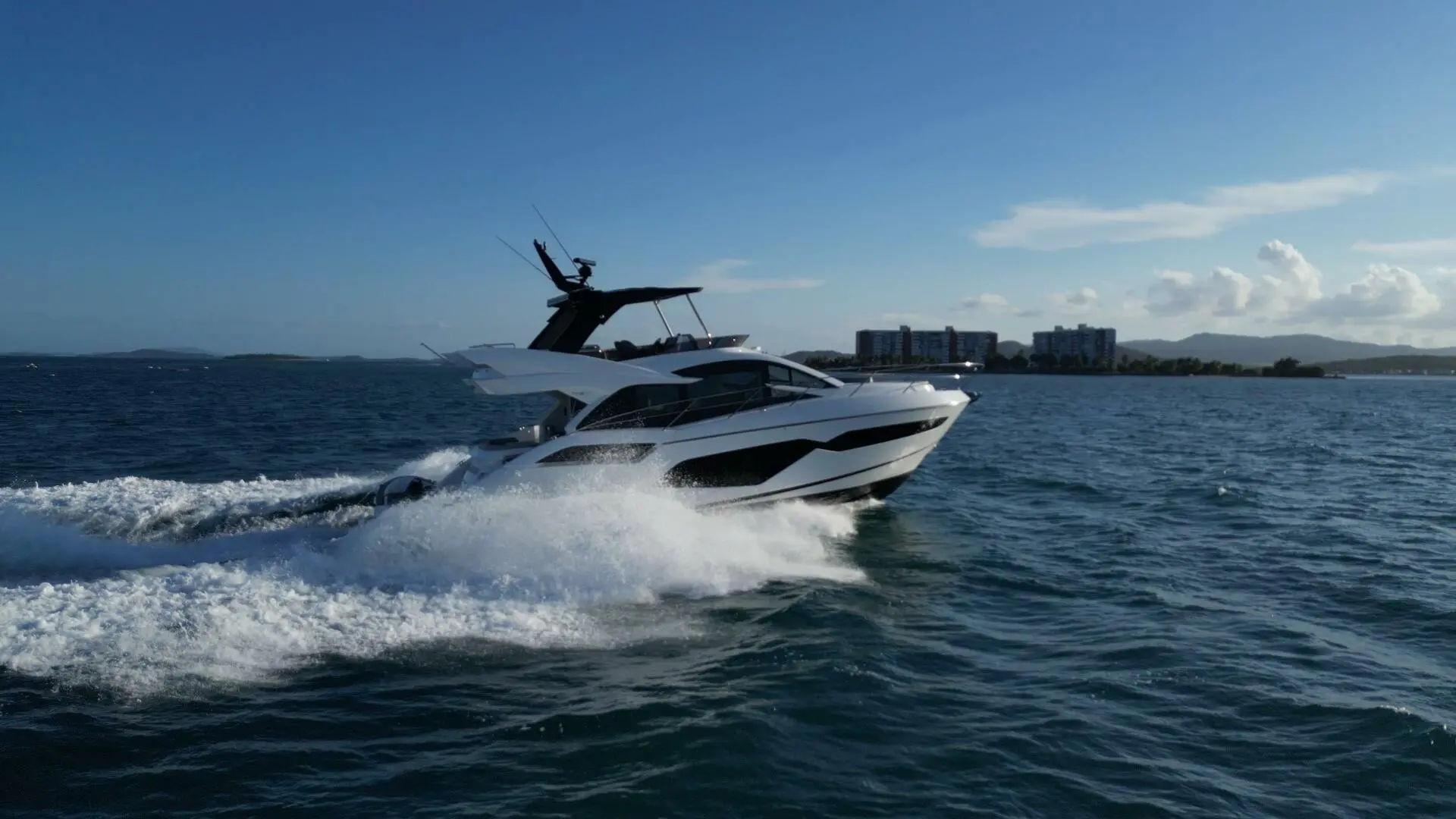  Yacht Photos Pics 2023-Sunseeker-55