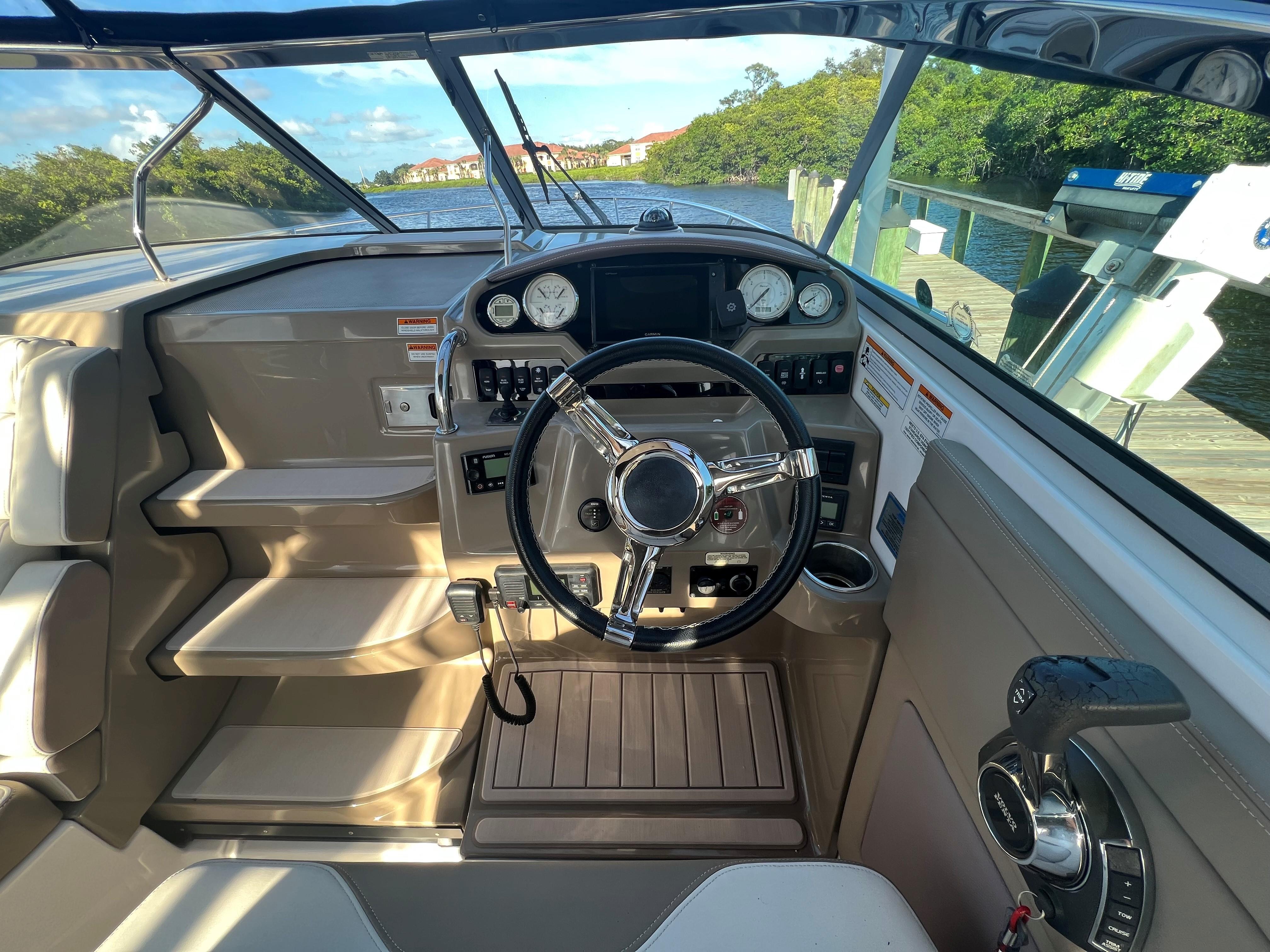 Regal 28 Express Helm