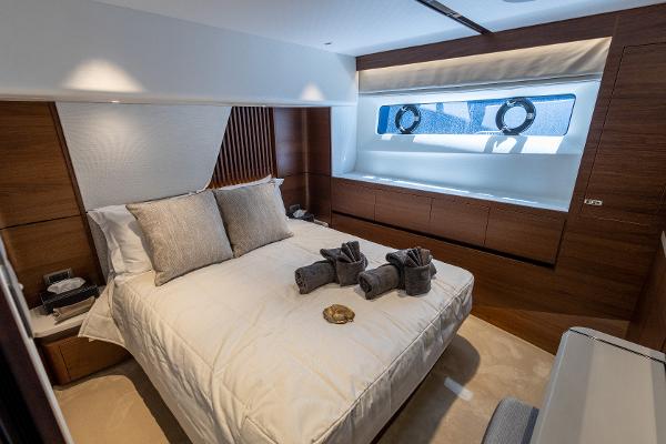 Princess Motor Yacht Sales - Used Princess Y85