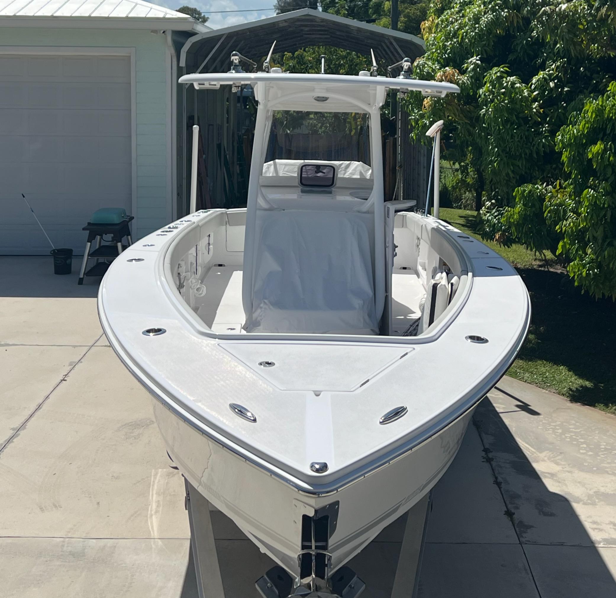 Priorities Yacht Photos Pics Jupiter 30 PRIORITIES - Bow Profile On Trailer