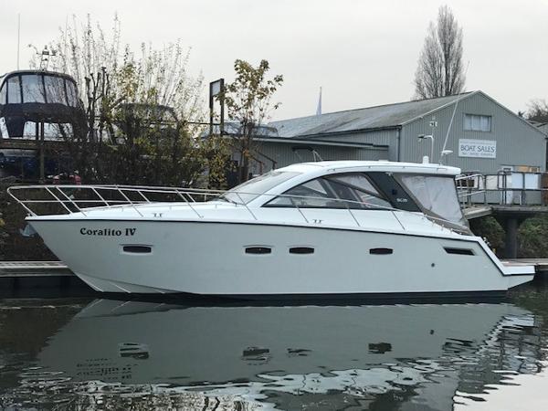 2012 Sealine SC35