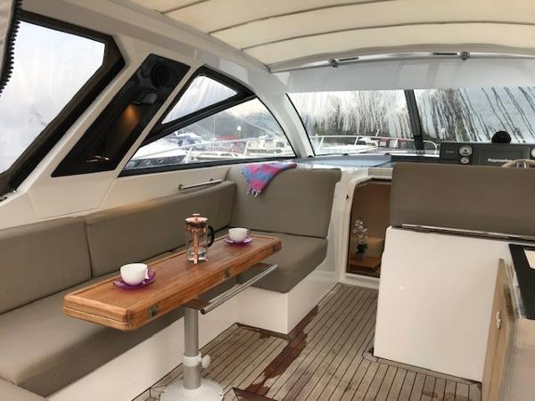 2012 Sealine SC35
