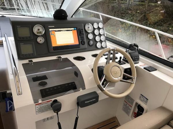 2012 Sealine SC35