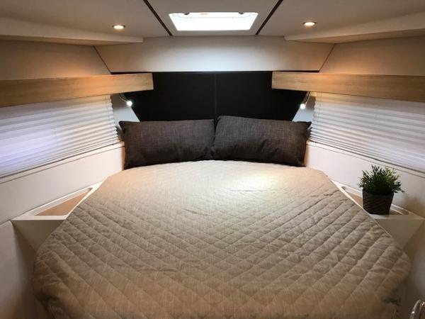 2012 Sealine SC35