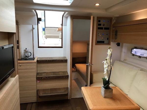 2012 Sealine SC35