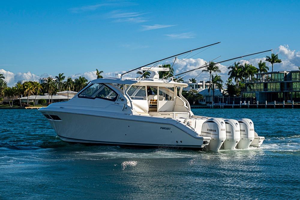 2020 Pursuit DC 365 Dual Console