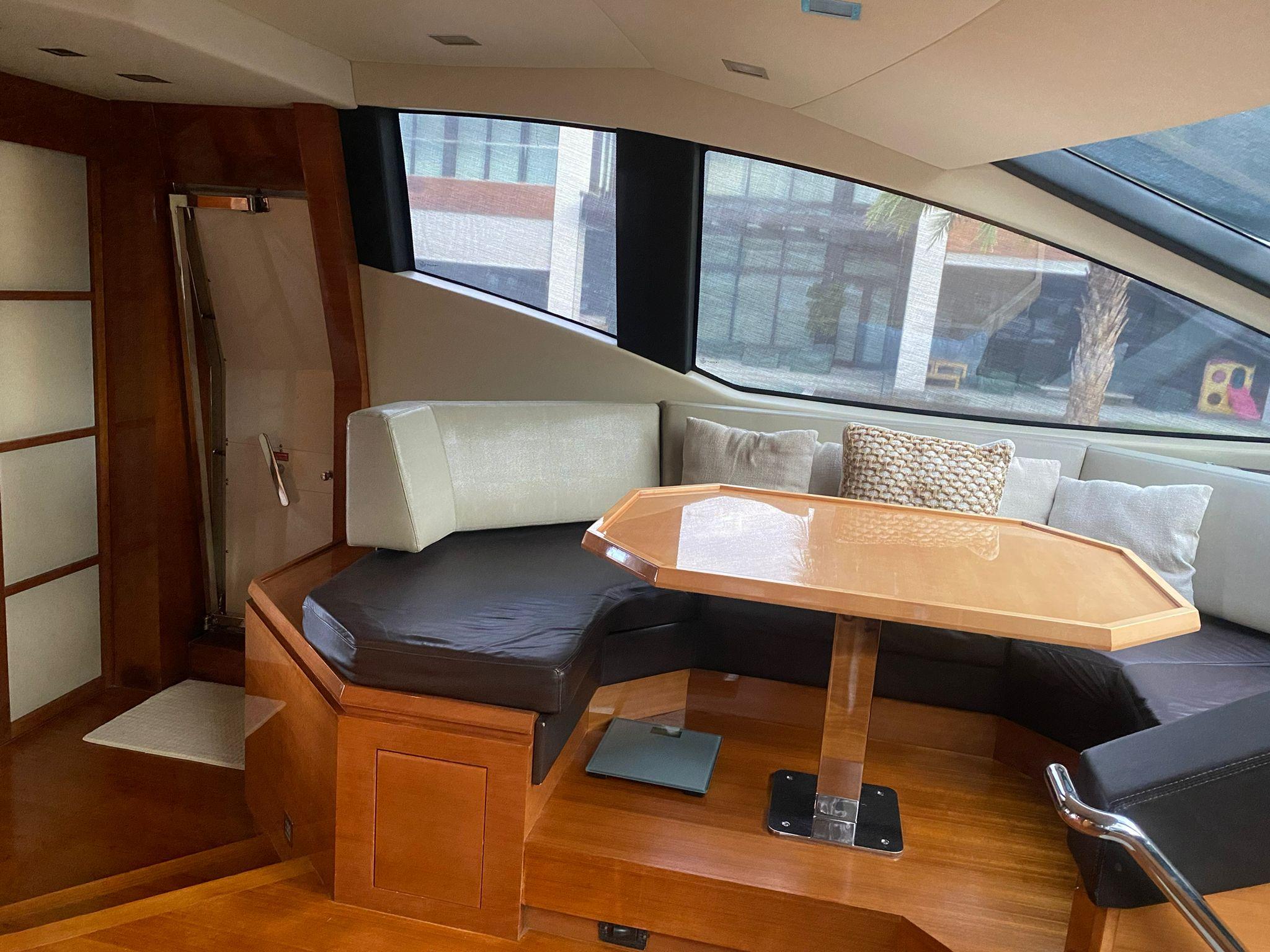 2007 Azimut 85 Blue