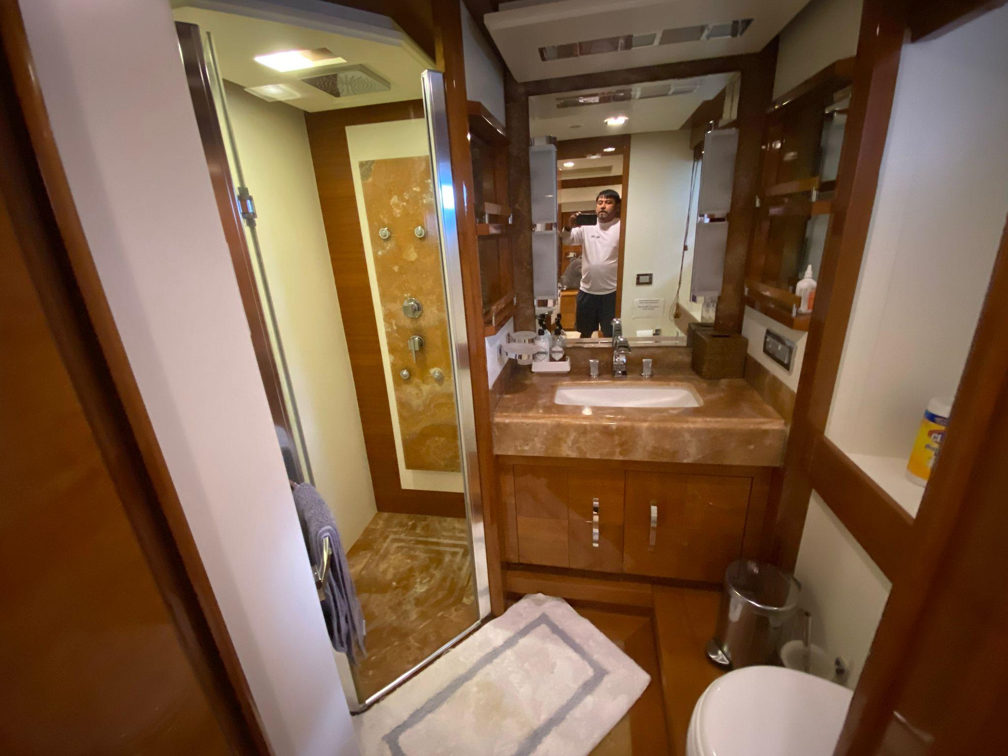 2007 Azimut 85 Blue