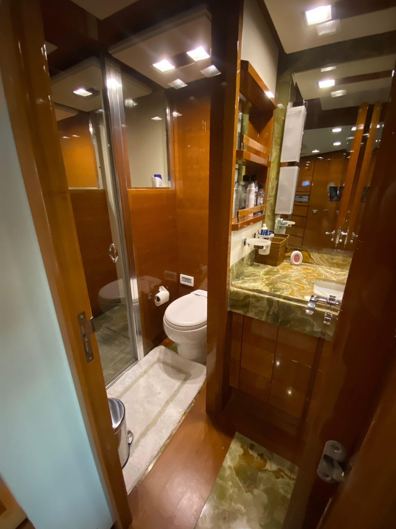 2007 Azimut 85 Blue