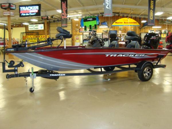 2021 Tracker Boats boat for sale, model of the boat is Pro Team™ 195 TXW Tournament Ed. & Image # 1 of 16