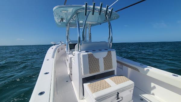 33' Front Runner, Listing Number 100917523, - Photo No. 10